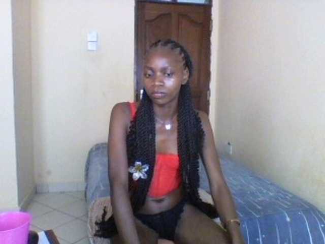 Luna-Noir live cam on BongaCams