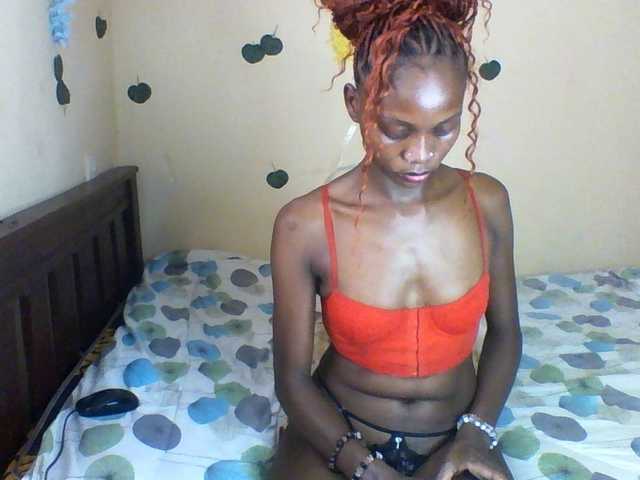 Luna-Noir live cam on BongaCams