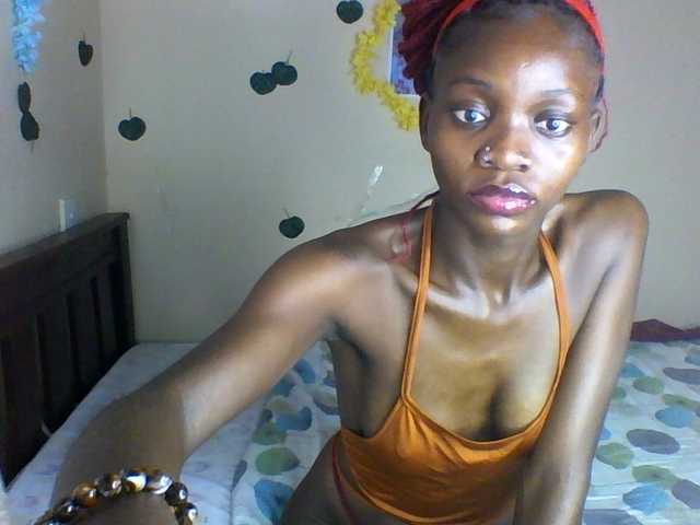 Luna-Noir live cam on BongaCams