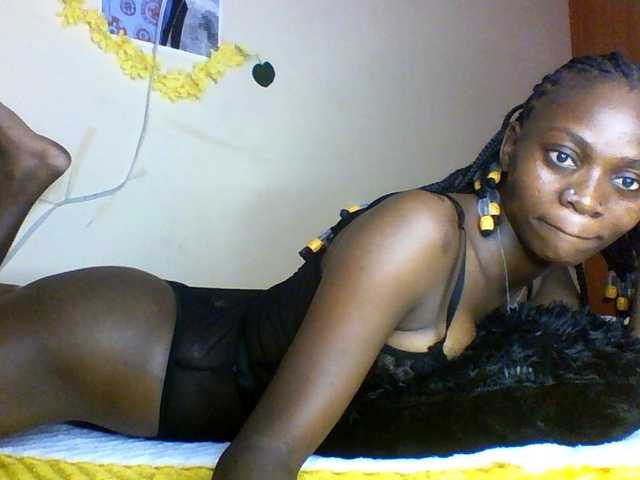 Luna-Noir live cam on BongaCams