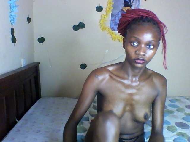 Luna-Noir live cam on BongaCams