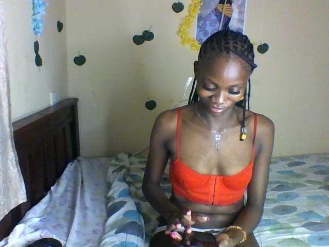 Luna-Noir live cam on BongaCams