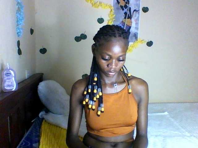 Luna-Noir live cam on BongaCams