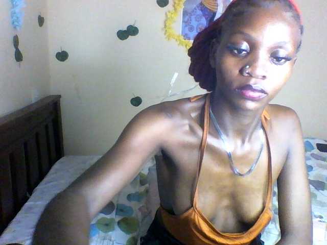 Luna-Noir live cam on BongaCams
