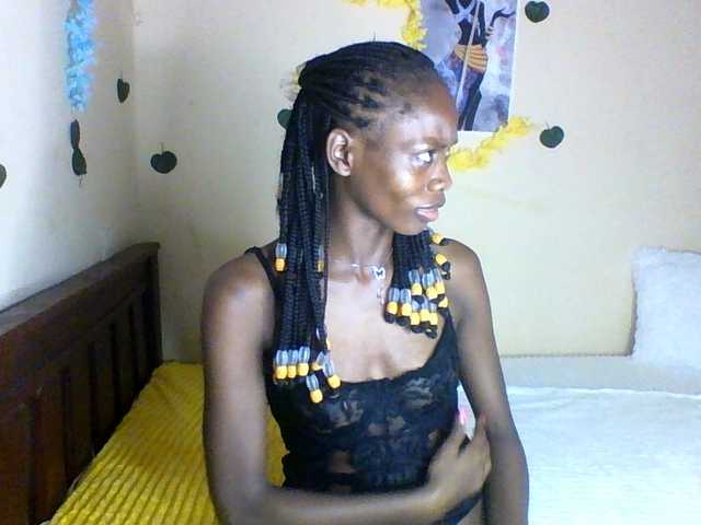 Luna-Noir live cam on BongaCams