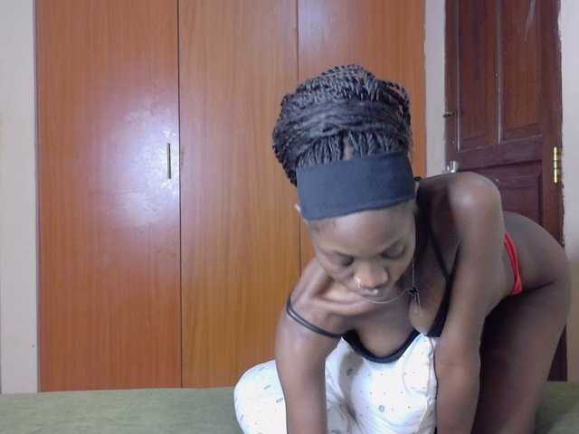 Luna-Noir live cam on BongaCams
