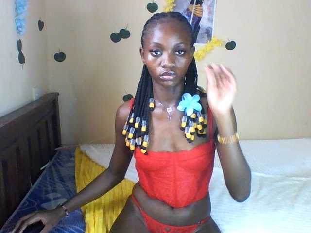 Luna-Noir live cam on BongaCams