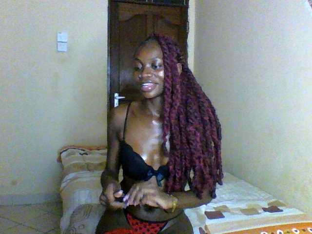 Luna-Noir live cam on BongaCams