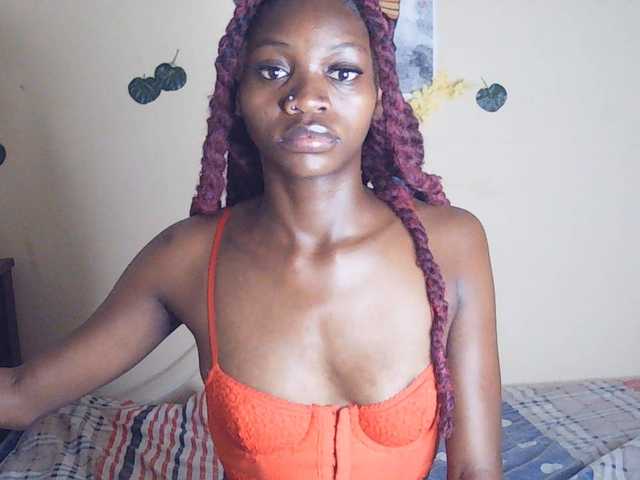 Luna-Noir live cam on BongaCams