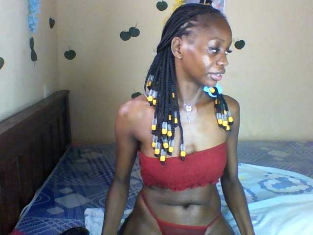 Luna-Noir live cam on BongaCams
