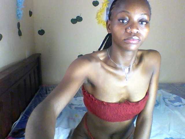 Luna-Noir live cam on BongaCams