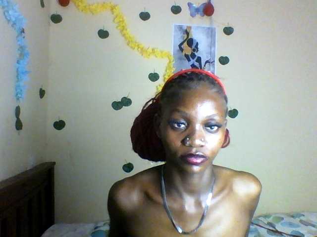 Luna-Noir live cam on BongaCams