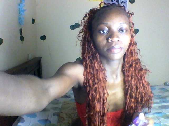 Luna-Noir live cam on BongaCams