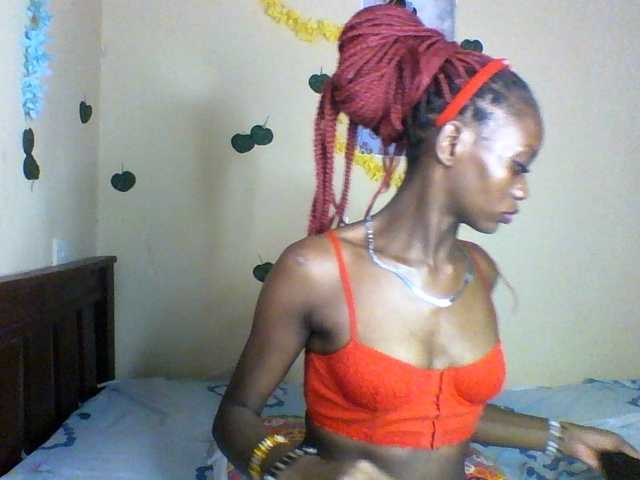 Luna-Noir live cam on BongaCams