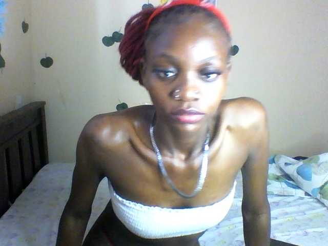 Luna-Noir live cam on BongaCams