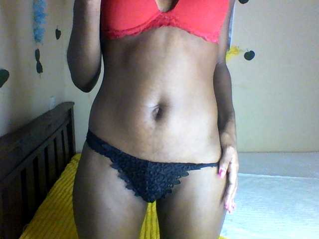 Luna-Noir live cam on BongaCams