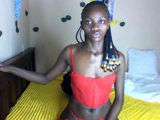 Luna-Noir live cam on BongaCams