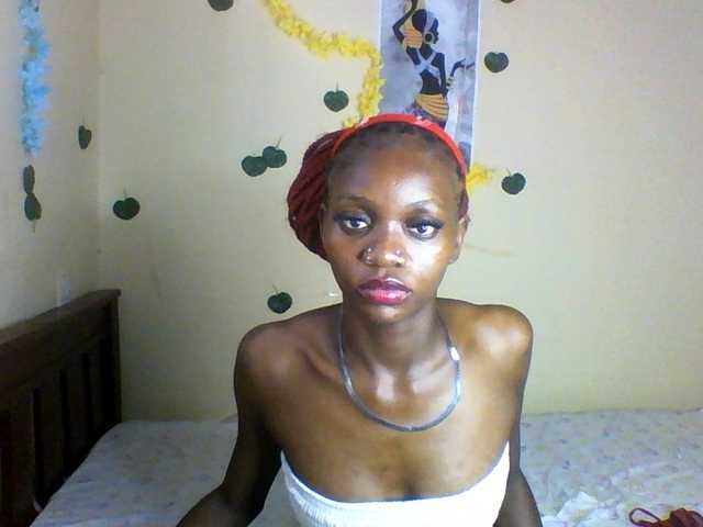 Luna-Noir live cam on BongaCams