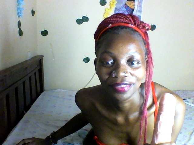 Luna-Noir live cam on BongaCams