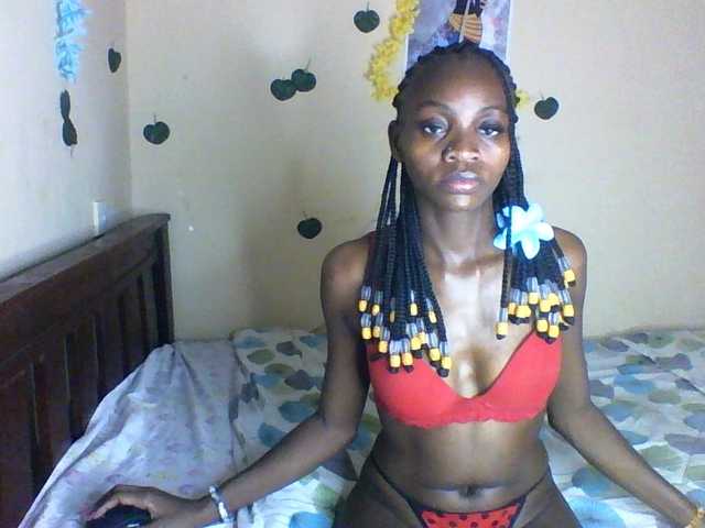 Luna-Noir live cam on BongaCams