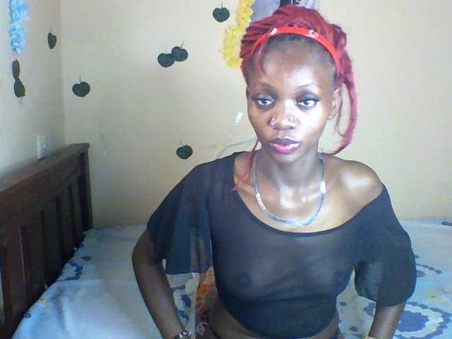 Luna-Noir live cam on BongaCams