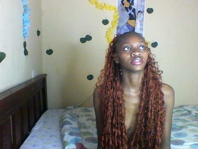 Luna-Noir live cam on BongaCams