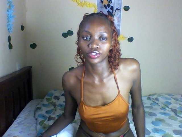 Luna-Noir live cam on BongaCams