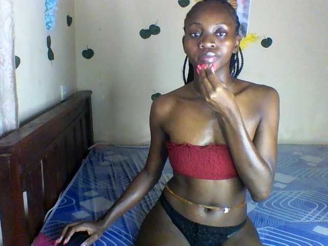 Luna-Noir live cam on BongaCams