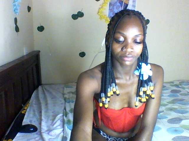 Luna-Noir live cam on BongaCams