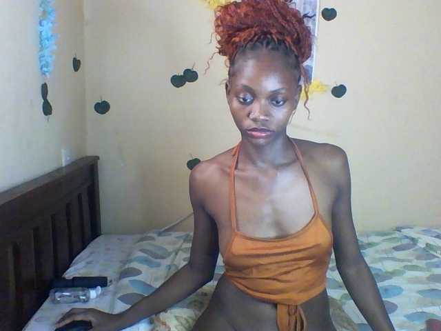 Luna-Noir live cam on BongaCams