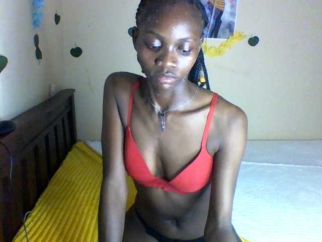 Luna-Noir live cam on BongaCams
