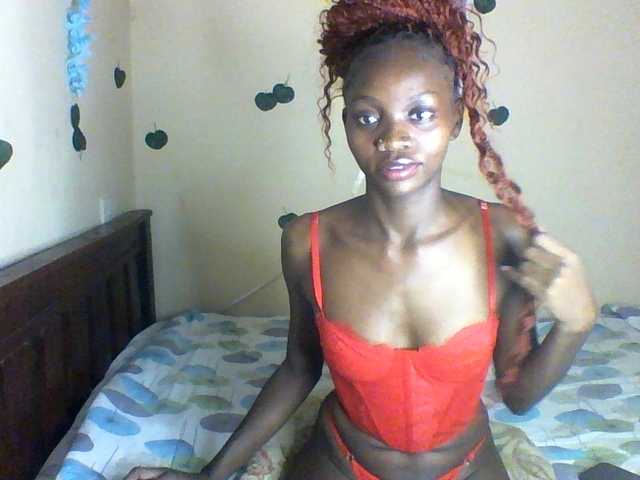 Luna-Noir live cam on BongaCams
