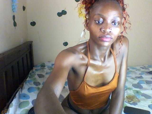 Luna-Noir live cam on BongaCams
