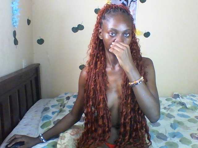 Luna-Noir live cam on BongaCams