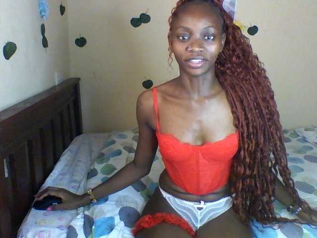 Luna-Noir live cam on BongaCams