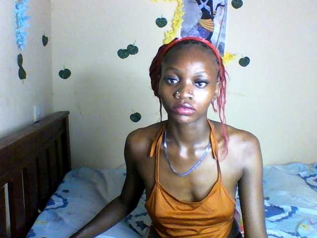 Luna-Noir live cam on BongaCams