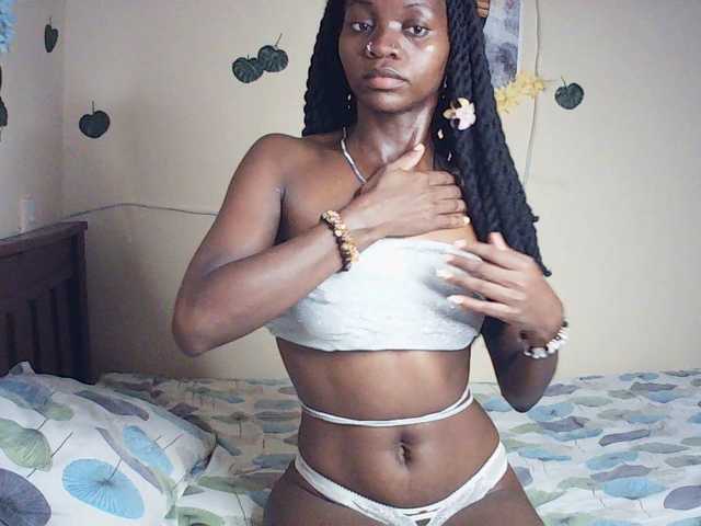 Luna-Noir's BongaCams show and profile