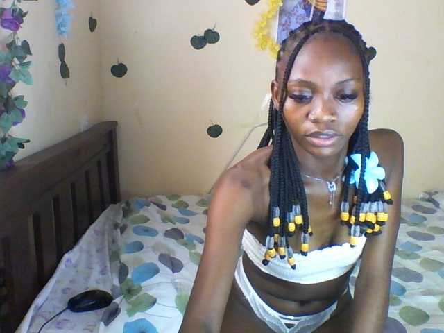 Luna-Noir live cam on BongaCams