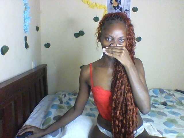 Luna-Noir live cam on BongaCams