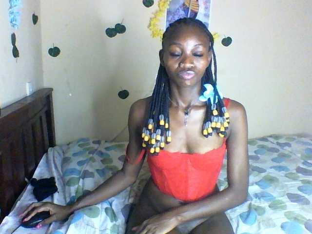 Luna-Noir live cam on BongaCams