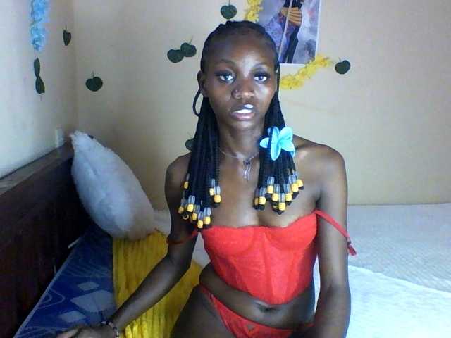 Luna-Noir live cam on BongaCams