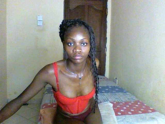 Luna-Noir live cam on BongaCams