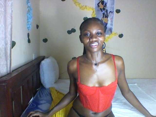 Luna-Noir live cam on BongaCams
