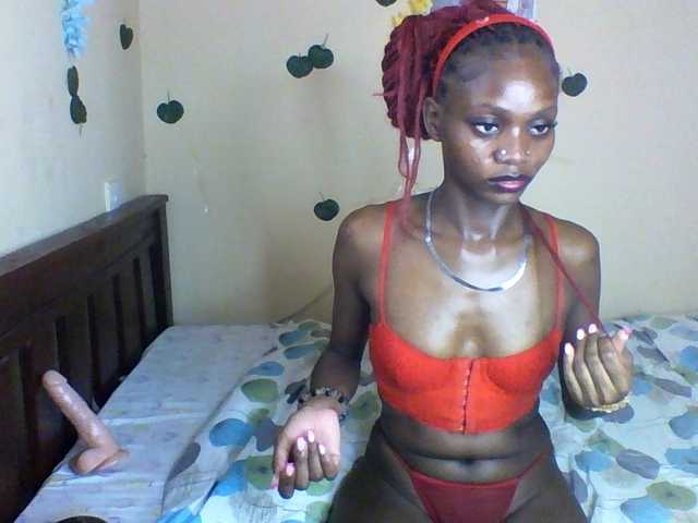 Luna-Noir live cam on BongaCams