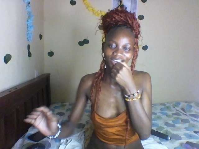 Luna-Noir live cam on BongaCams