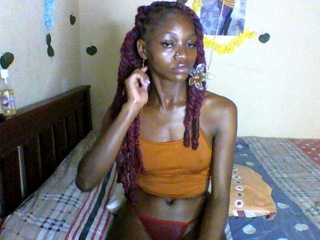 Luna-Noir live cam on BongaCams