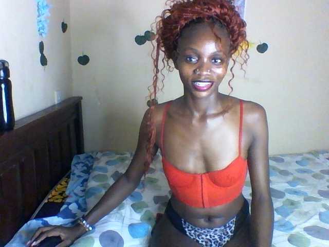 Luna-Noir live cam on BongaCams