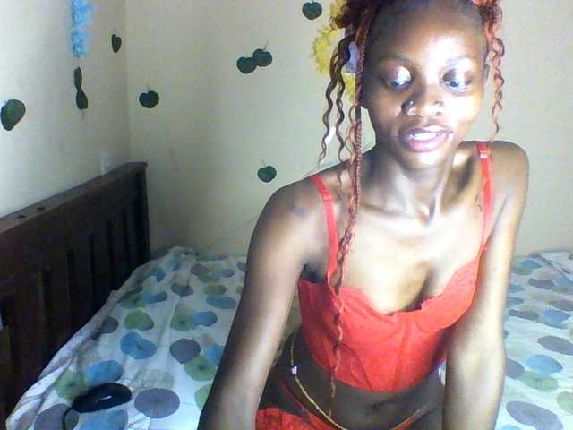 Luna-Noir live cam on BongaCams