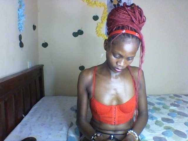 Luna-Noir live cam on BongaCams