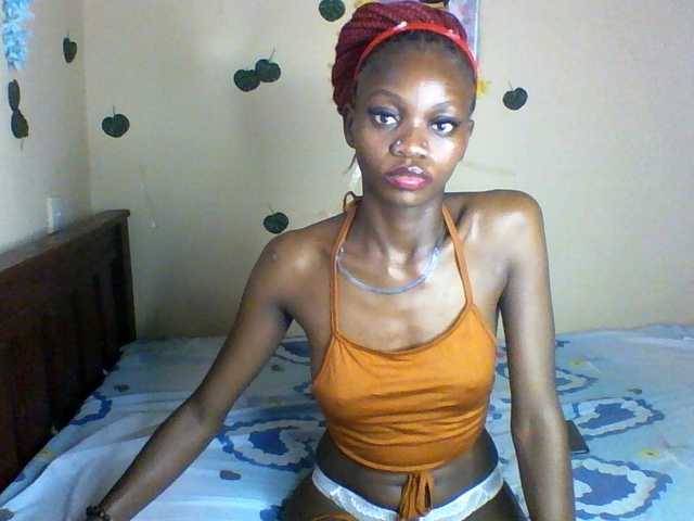 Luna-Noir live cam on BongaCams